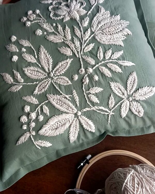 Almohadon Alma Bohemia Bordado a Mano - Jardin Mexicano Verde Almohadon Alma Bohemia Bordado a Mano - Jardin Mexicano Verde
